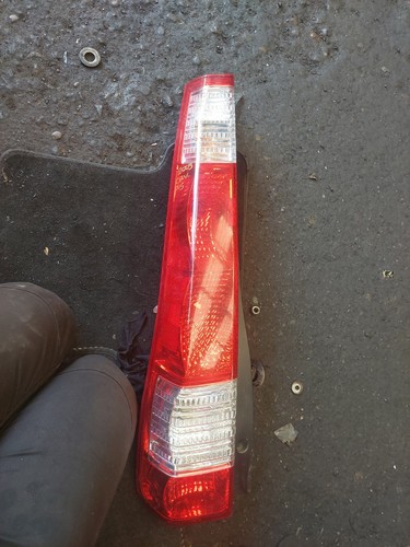 2005 honda crv rear light - honda,
